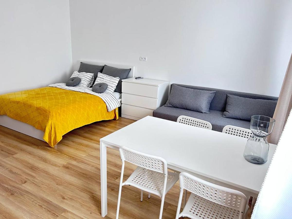 Stone Apartment - Free Parking 카토비체 외부 사진